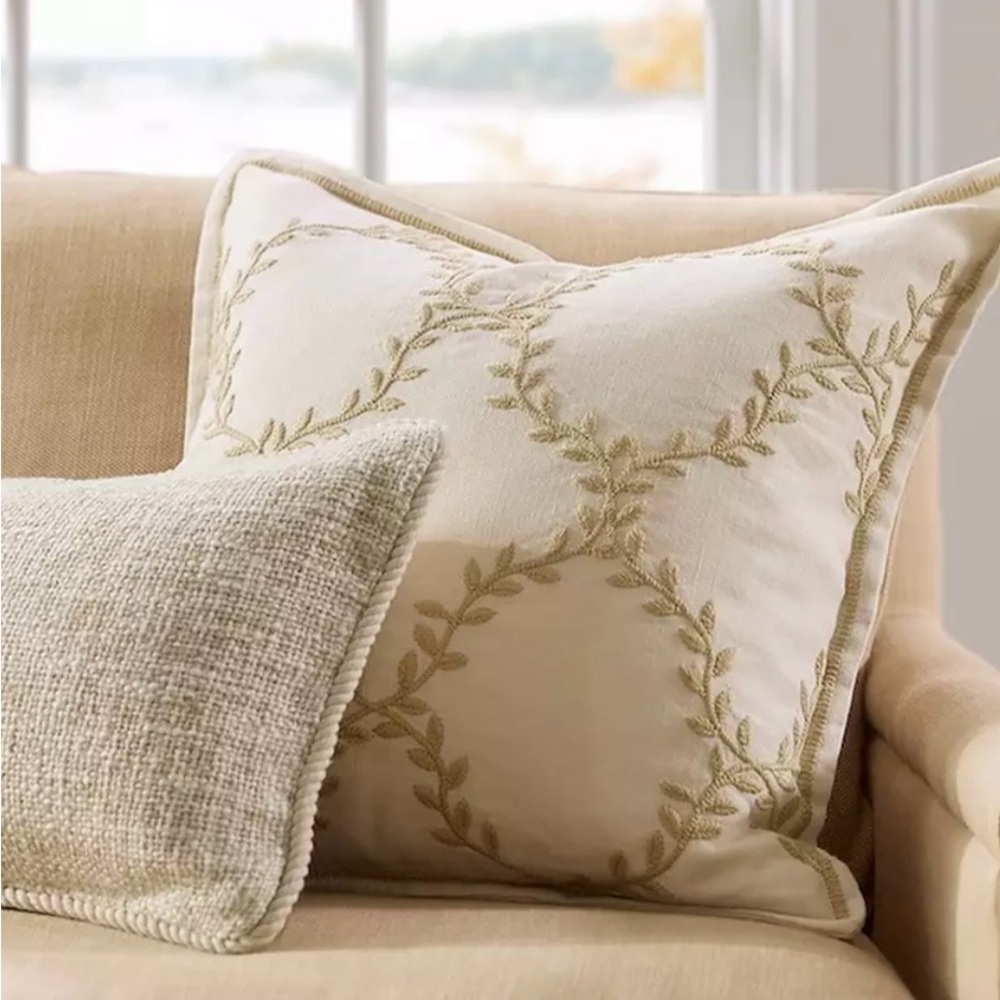 Set of 2 - New - Serena and Lily Hathaway Pillow Cover Cream Accent - Picture 2 of 5
